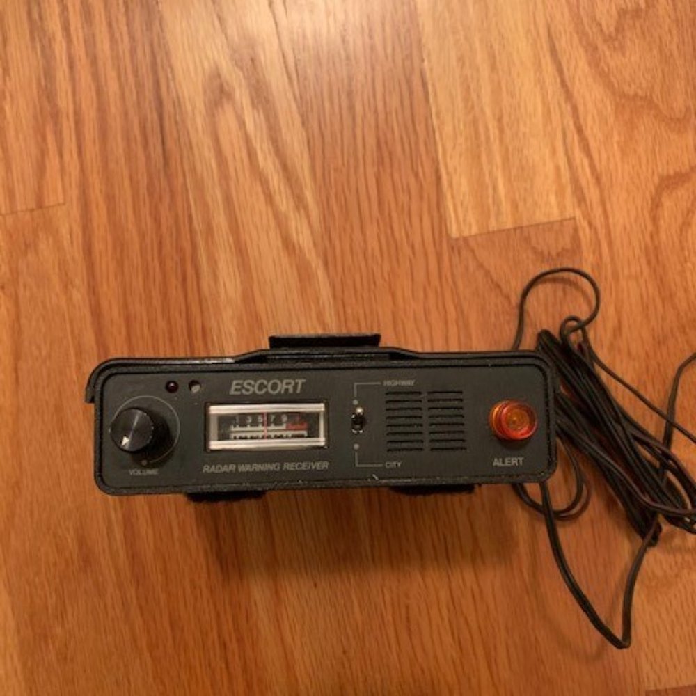 Escort Radar Detector - Picture 2 of 9